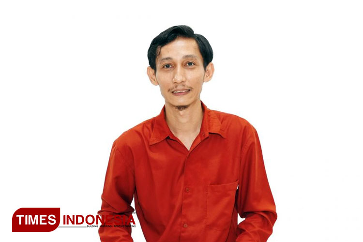 Yohanes Gunawan Wibowo, ekonom Unmuh Jember yang menyebut Tiktok Shop nyaris sempurna di era disruptif. (Foto: AJP TIMES Indonesia)