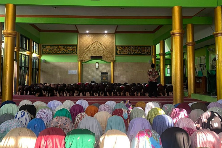 sholat.jpg