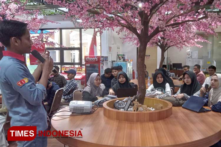 TIMES Indonesia mengadakan pelatihan menulis opini yang berlangsung di JSCC Bakorwil Pemprov Jatim, Kota Malang, Kamis (12/10/2023). (Foto: Wahyu Nurdianto/TIMES Indonesia)