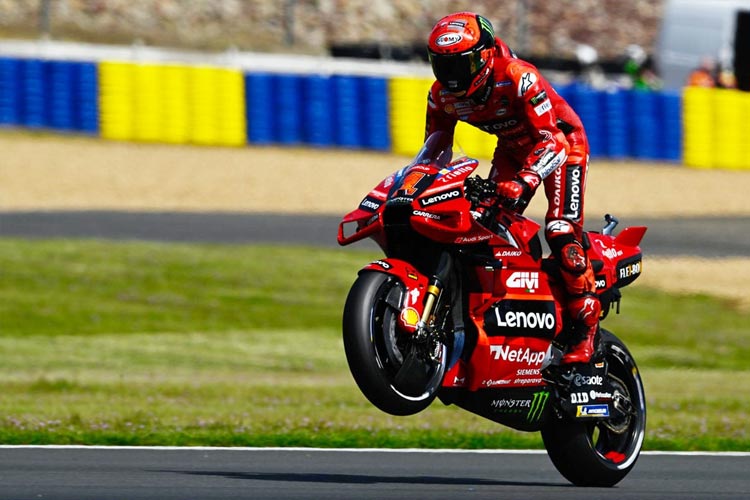 Pebalap Ducati, Francesco Bagnaia, menjadi bintang utama saat dia meraih kemenangan di Pertamina Grand Prix of Indonesia 2023. (FOTO: MotoGP)