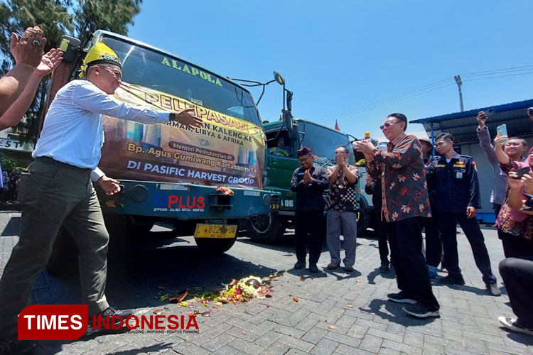 Menteri Perindustrian RI Lepas Ekspor Ikan Kaleng Asal Banyuwangi ke Jerman