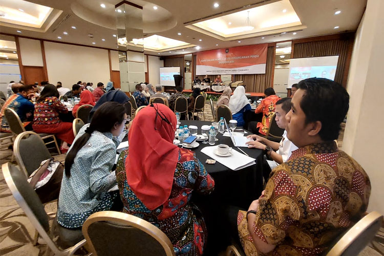 Rapat koordinasi pusat dan daerah dalam rangka reviu dan percepatan penyelesaian produk hukum daerah yang berpihak terhadap penyandang disabilitas. (FOTO: ist) 