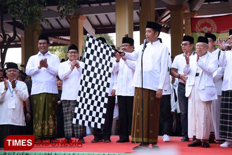 Di Hari Santri 2023, sarung menjadi simbol keberagaman budaya Indonesia. (FOTO: Dok TIMES Indonesia)