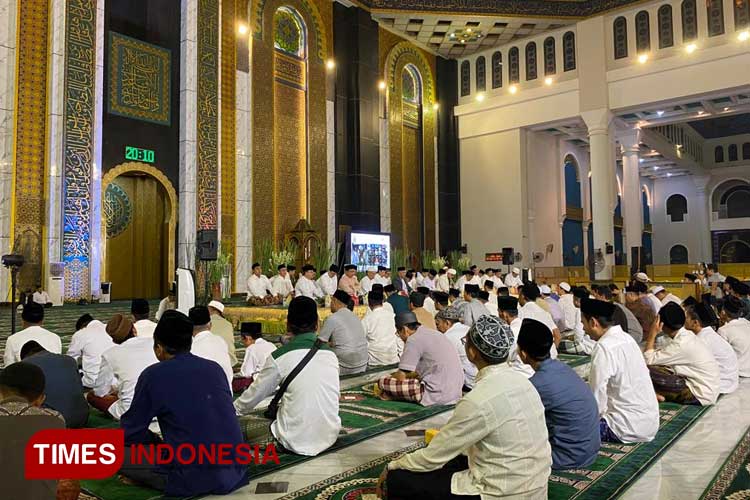 Pembacaan 1 Miliar Shalawat Nariyah Menggema dari Masjid Nasional Al-Akbar Surabaya