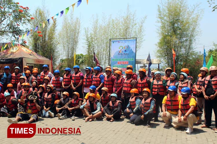 Festival-Rafting-di-Kota-Batu-a.jpg