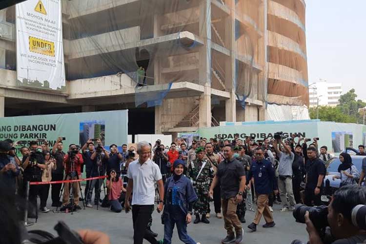 Tes Kesehatan di RSPAD, Ganjar Ditemani Istri, Mahfud MD Datang Sendirian