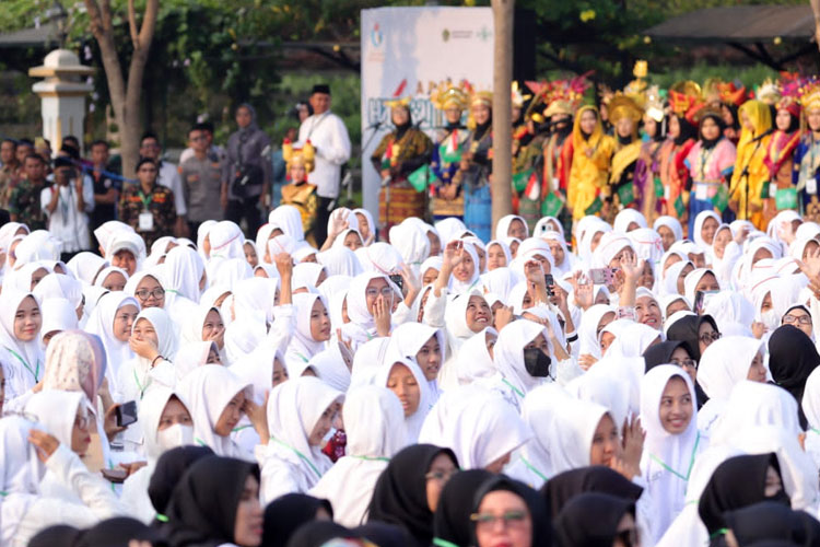 Pesan Presiden Di Hari Santri, Kerja Keras Dan Gigih Belajar Untuk ...