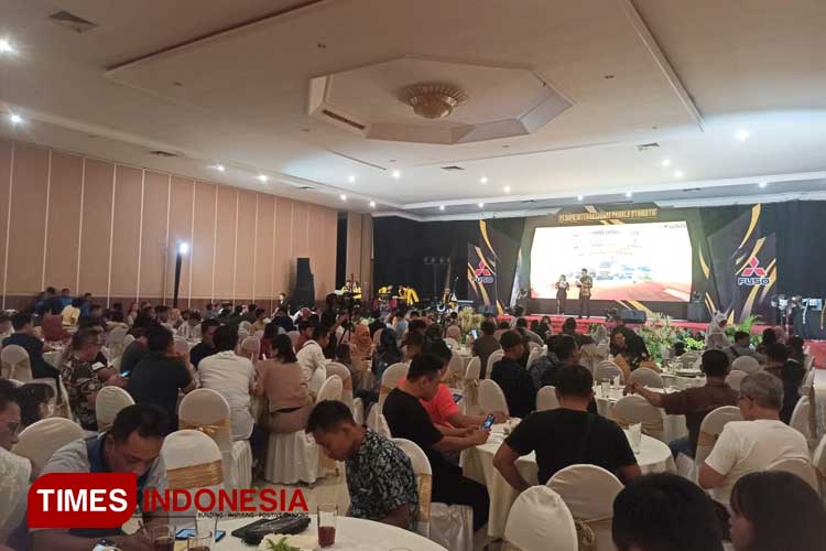 Customer-Gathering-2.jpg