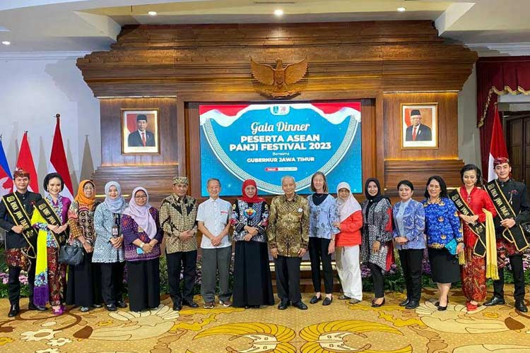 Disbudpar Jatim Suguhkan Tarian Sembilan Negara di ASEAN Panji Festival
