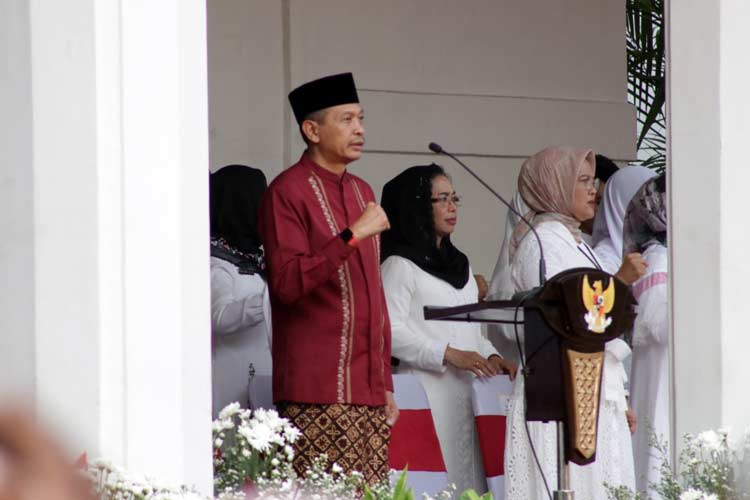 Penjabat (Pj) Wali Kota Malang, Wahyu Hidayat, upacara peringatan Hari Santri Nasional di Balai Kota Malang (Foto: Pemkot Malang)
