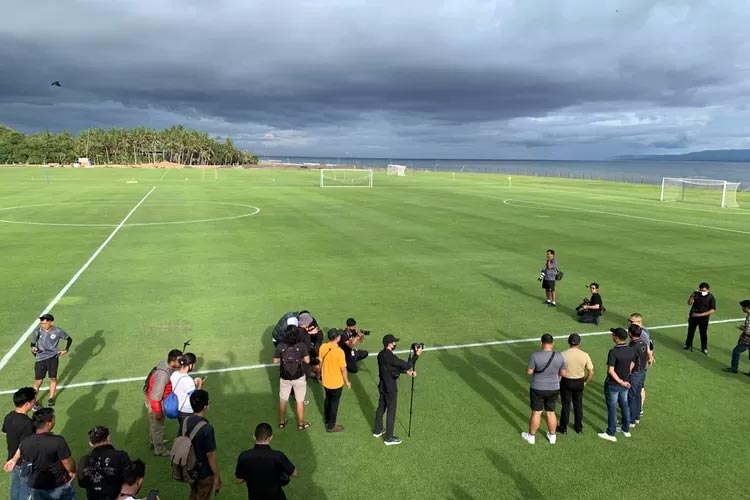 Pemusatan Latihan Bali United di Pantai Purnama, Kabupaten Gianyar menjadi pilihan beberapa tim peserta Piala Dunia U-17 sebagai markas latihan. (FOTO: dok Bali United) 