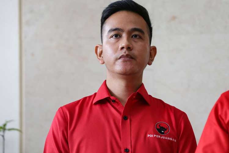 Gibran Rakabuming Raka saat berseragam PDIP. (FOTO: KOMPAS.com/KRISTIANTO PURNOMO)