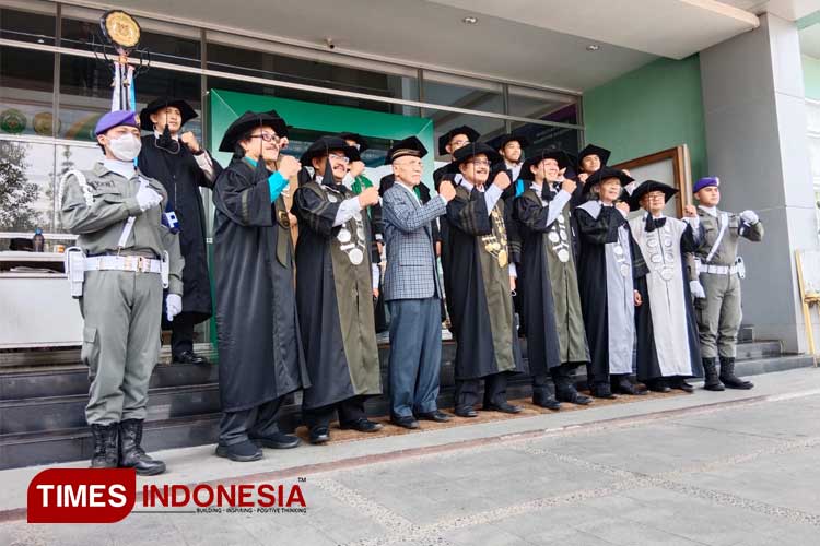 Wisuda-V-Unper-3.jpg