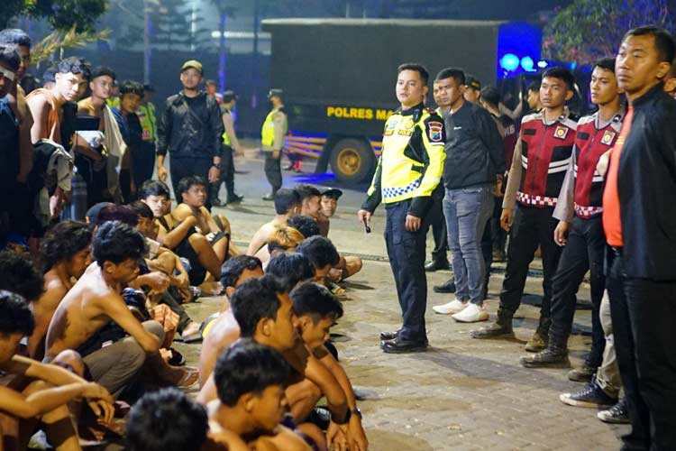 Patroli Gabungan Polres Malang: 71 Remaja dan 54 Kendaraan Diamankan, 1 Orang Positif Narkoba