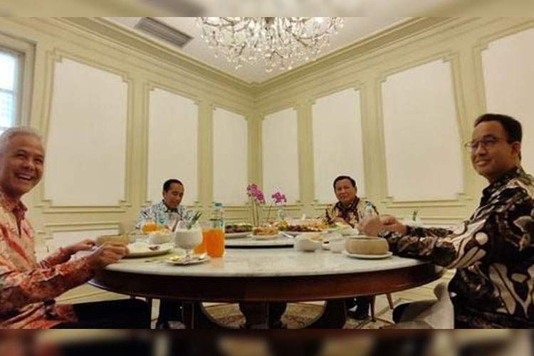 Kompak Pakai Batik, Ini Potret Makan Siang Jokowi dengan Tiga Capres 2024