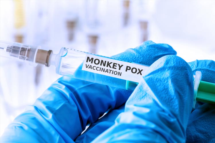 Ilustrasri - vaksin cacar monyet. Kasus penyebaran cacar monyet sudah dalam tahap mengkhawatirkan menyusul temuan sejumlah kasus di Afrika, Amerika, Eropa dan Asia. (FOTO: adobe stcok)