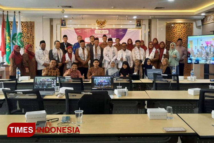 Opening Ceremony The 2nd International Conference on Mathematics Education and Technology” (ICOMET) 2023 program studi Pendidikan Matematika Unisma Malang. (FOTO: AJP TIMES Indonesia)