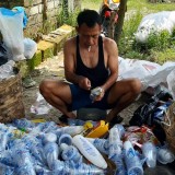 Kisah Peltu Jokowi: Dari Balik Seragam Loreng Wujudkan Impian dari Sampah Plastik