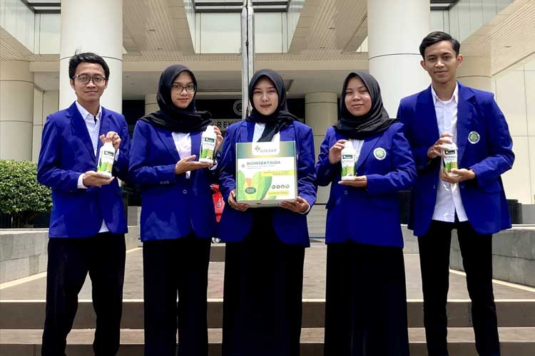Mahasiswa UM Kembangkan Bioinsektisida Daun Sirsak sebagai Pencegah Anthrax