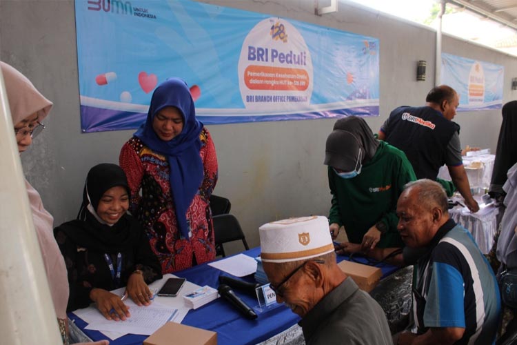 HUT Ke-128, BRI Surabaya Gelar Pemeriksaan Kesehatan Gratis - TIMES ...