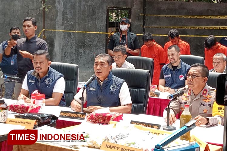 Bareskrim Polri Bongkar Peredaran Narkoba Melalui Keripik Pisang Dan ...