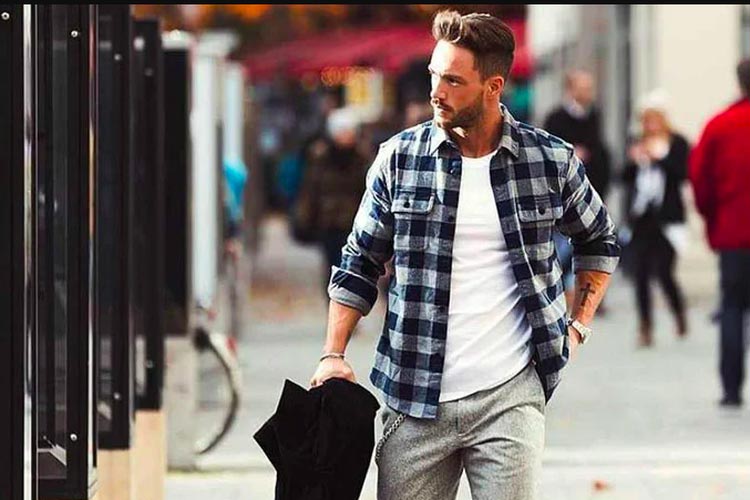Kemeja flanel. (Pinterest - The Trends Porter)