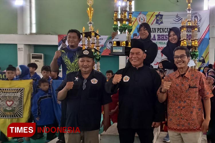 Penutupan BHS Cup 2023 yang diselenggarakan oleh Ikatan Pencak Silat Indonesia (IPSI) Kota Surabaya tingkat pelajar di Gelanggang Remaja, Tambaksari, Sabtu (4/11/2023). (FOTO: Aminudin/MG-TIMES Indonesia)