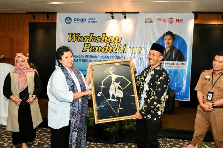 Program Merdeka Belajar Butuh Guru yang Mendidik dengan Hati