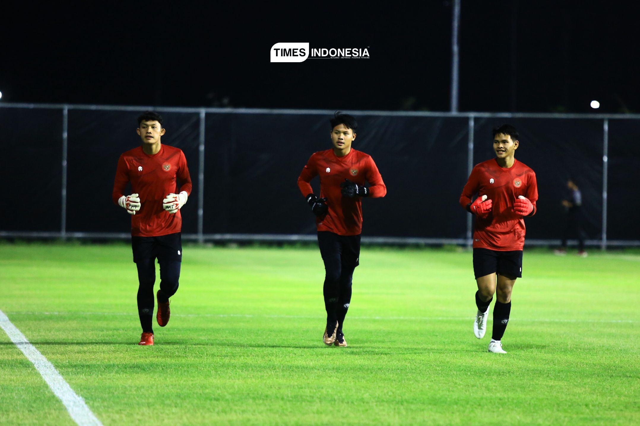 Timnas Indonesia saat sedang berlatih di Lapangan A Gelora Bung Tomo, Surabaya jelang Piala Dunia U-17 pada Selasa (7/11/2023). (Foto: Tria Adha/TIMES Indonesia)