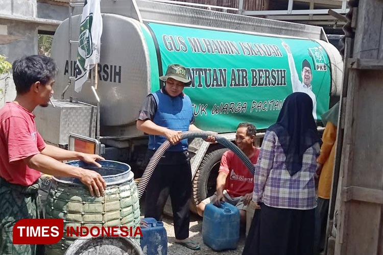 Gus Muhaimin Kirim 400 Ribu Liter Bantuan Air Bersih untuk Warga Kabupaten Pacitan