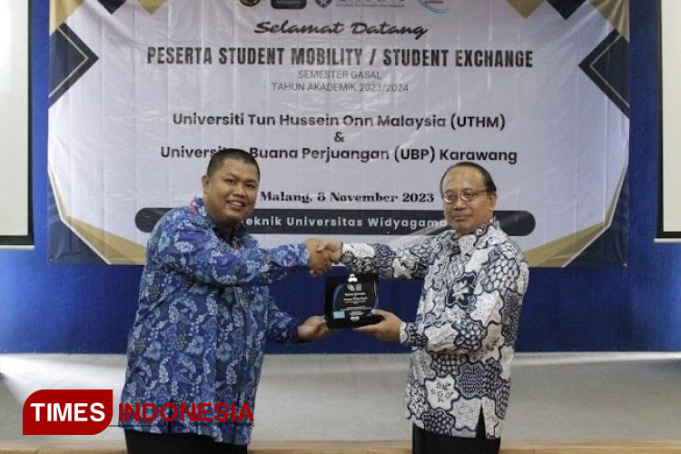 rektor-UWG-Malang.jpg