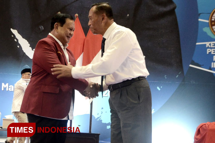 Prabowo Subianto bersama Prof Fauzan saat berada di UMM pada acara Studium General, pada 27 September lalu. (Foto: Aditya Hendra/TIMES Indonesia)