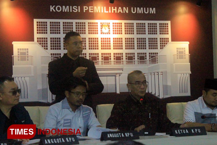 Komisi Pemilihan Umum (KPU) RI mengadakan konferesi pers perihal pengumuman penetapan calon presiden dan calon wakil presiden di Media Center KPU, Menteng pada, Senin (13/11/2023). (FOTO: Farid Abdullah/ TIMES Indonesia)