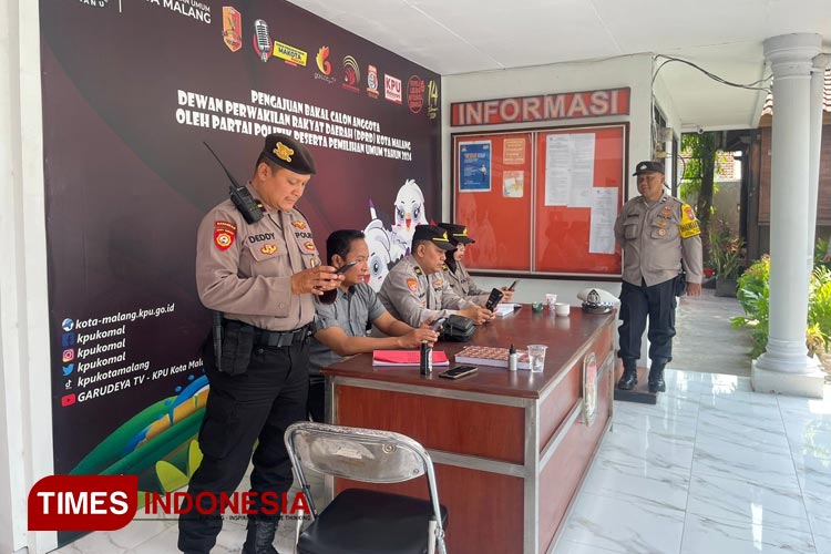 Jajaran Polresta Malang Kota saat melaksanakan Patroli Perintis Presisi. (Foto: Dok. Humas Polresta Malang Kota/TIMES Indonesia)