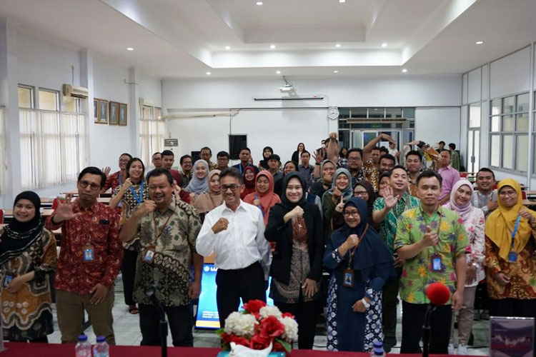 Sebanyak 45 ASN LLDikti Wilayah V DIY saat pose bersama para asesor (FOTO: AJP TIMES Indonesia)