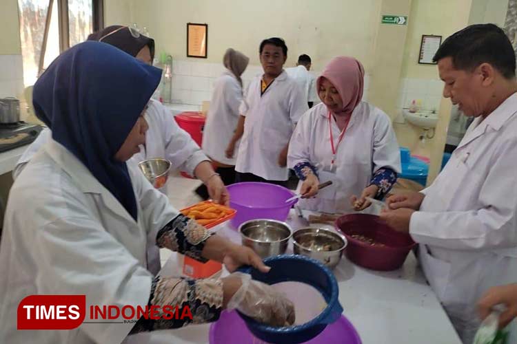 Pelatihan pengolahan hasil tanaman obat bagi petani. (Foto: BBPP Ketindan for TIMES Indonesia)