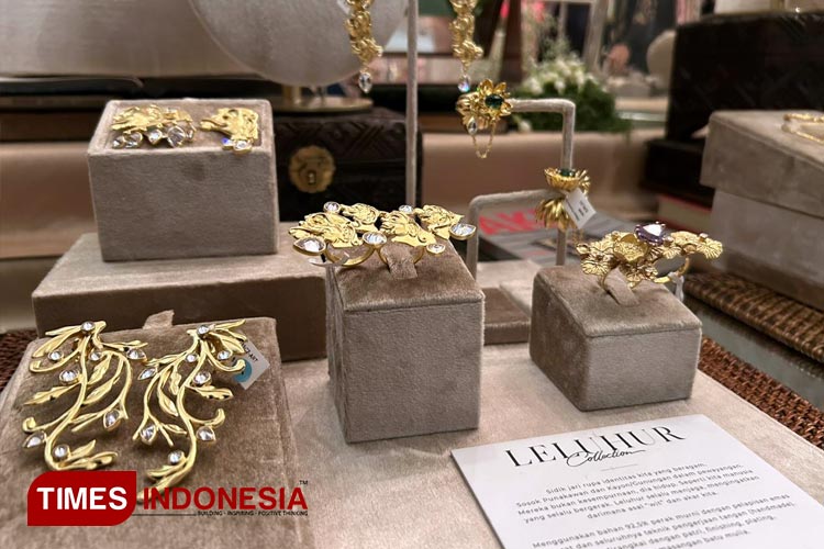 Koleksi-indah-Tulola.jpg