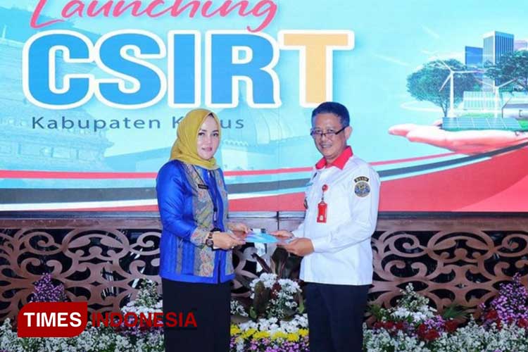 Kepala Diskominfo Kudus Yusi Sasepti saat peluncuran Tim Computer Security Incident Response Team. (Foto: Arif/TIMES Indonesia)