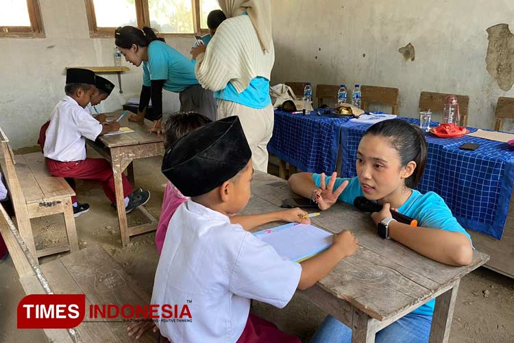Kegiatan bakti sosial Can Beauty di SDN Pojokklitih 2, Desa Klitih, Kecamatan Plandaan, Kabupaten Jombang, Senin (20/11/2023). (FOTO: Rohmadi/TIMES Indonesia)