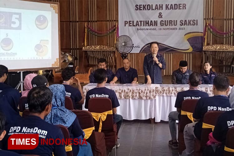 DPD Partai NasDem Banyuwangi, menggelar Pelatihan Guru Saksi tingkat kecamatan. (FOTO: Syamsul Arifin/TIMES Indonesia)