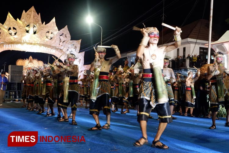 Kisah Penjual Es Teh Keliling Banjir Cuan Jutaan Rupiah Di Festival 