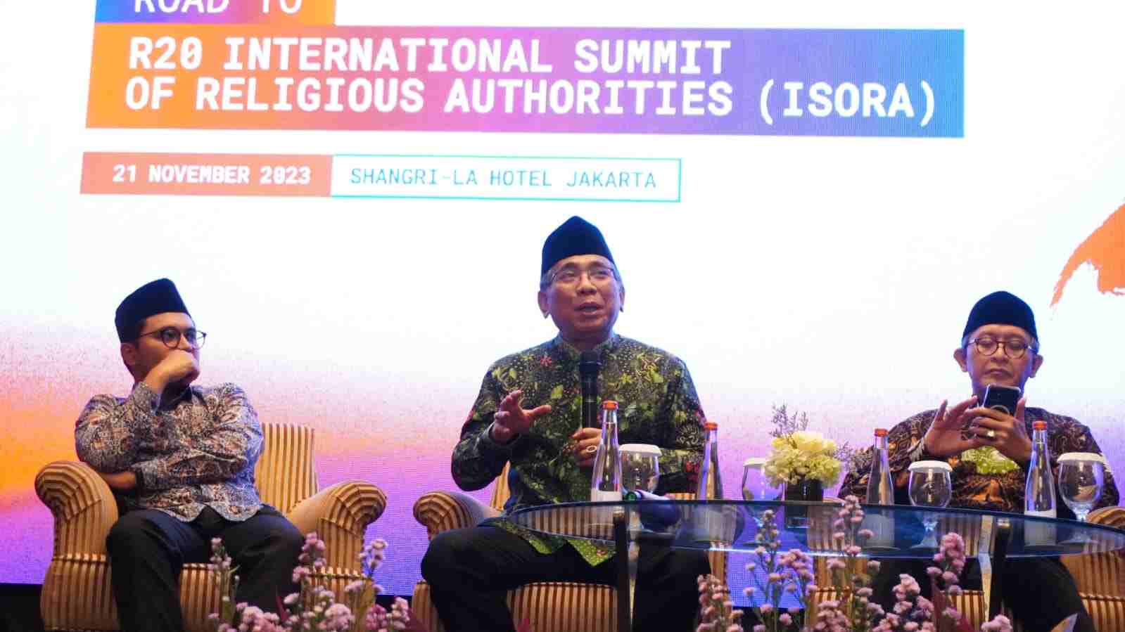 Gus Yahya (center) in a press conference on the plan to organize ISORA in Jakarta. (Photo: LTN PBNU for TIMES Indonesia)