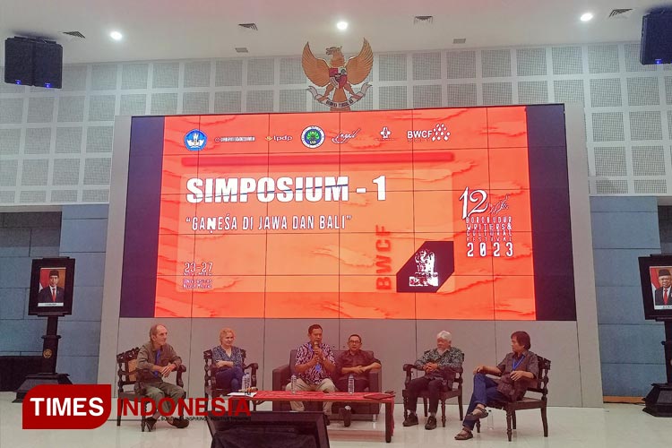 Borobudur Writers and Cultural Festival (BWCF) hari kedua, di kampus Universitas Negeri Malang, Jumat (24/11/2023) menghadirkan simposium  