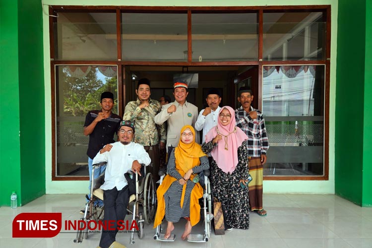 Persatuan Pemberdayaan Disabilitas Kabupaten Probolinggo atau PDKP saat berkunjung ke Ponpes Nurul Jadid (FOTO: Alfi Syukrin for TIMES Indonesia)