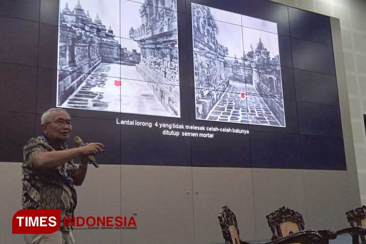 Chattra-di-Borobudur-2.jpg