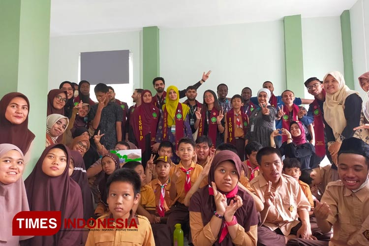 Delegasi I-SHIP UIN Maliki Malang Bawa Kegembiraan ke SLB River Kids