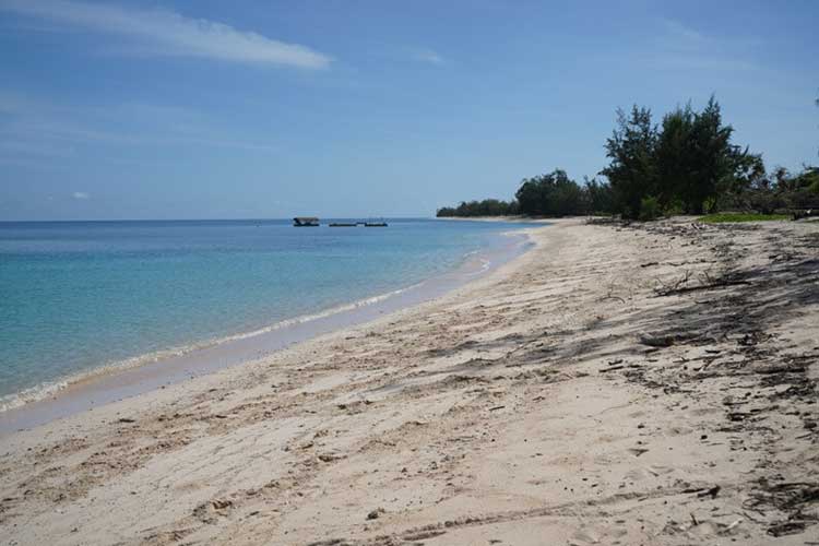 Pantai Purukambera di Desa Mondu, Kecamatan Haharu, Kabupaten Sumba Timur. (FOTO: Google Maps)