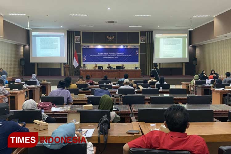 Dialog publik yang digelar oleh Pertuni Kabupaten Probolinggo. (Foto: Abdul Jalil/TIMES Indonesia)