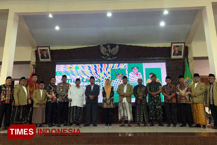Majelis Ulama Indonesia dan Pemkab Bondowoso berkomitmen kawal Pemilu Damai (FOTO: Moh Bahri/TIMES Indonesia) 