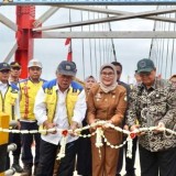 Menteri PUPR RI Resmikan Jembatan Gantung Baleraja di Indramayu